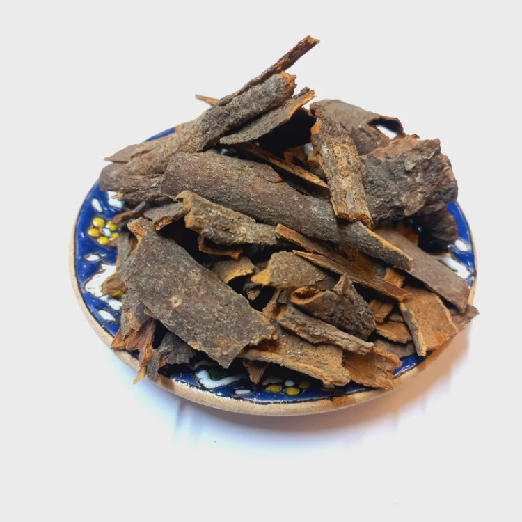 چوب دارچین 100گرمی(بدون نرمه)طعم دهنده لذیذ و دارای خواص درمانی